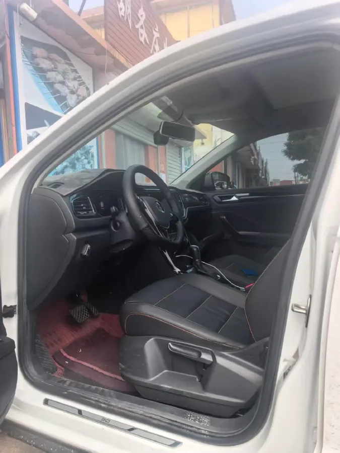2021 Volkswagen T-Roc 1.4T 150HP L4 7DCT,autocango,china used car exporter,china ev exporter,chinese used car exporter,chinese used ev exporter