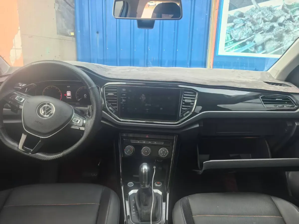 2021 Volkswagen T-Roc 1.4T 150HP L4 7DCT,autocango,china used car exporter,china ev exporter,chinese used car exporter,chinese used ev exporter