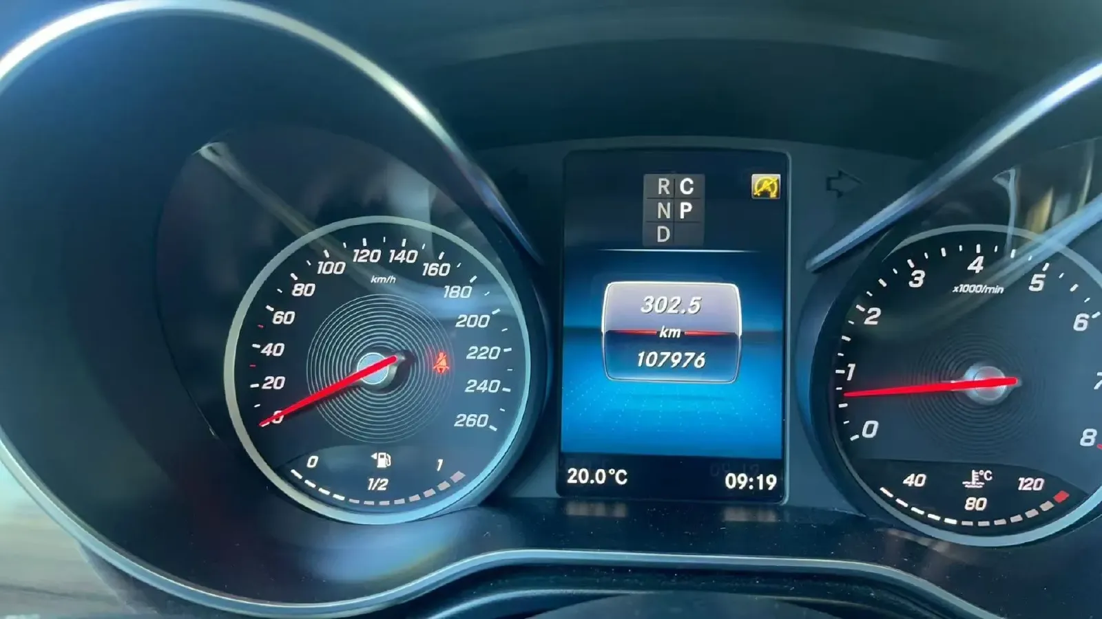 2020 Mercedes-Benz V Class 2.0T 211HP L4 9AT,autocango,china used car exporter,china ev exporter,chinese used car exporter,chinese used ev exporter