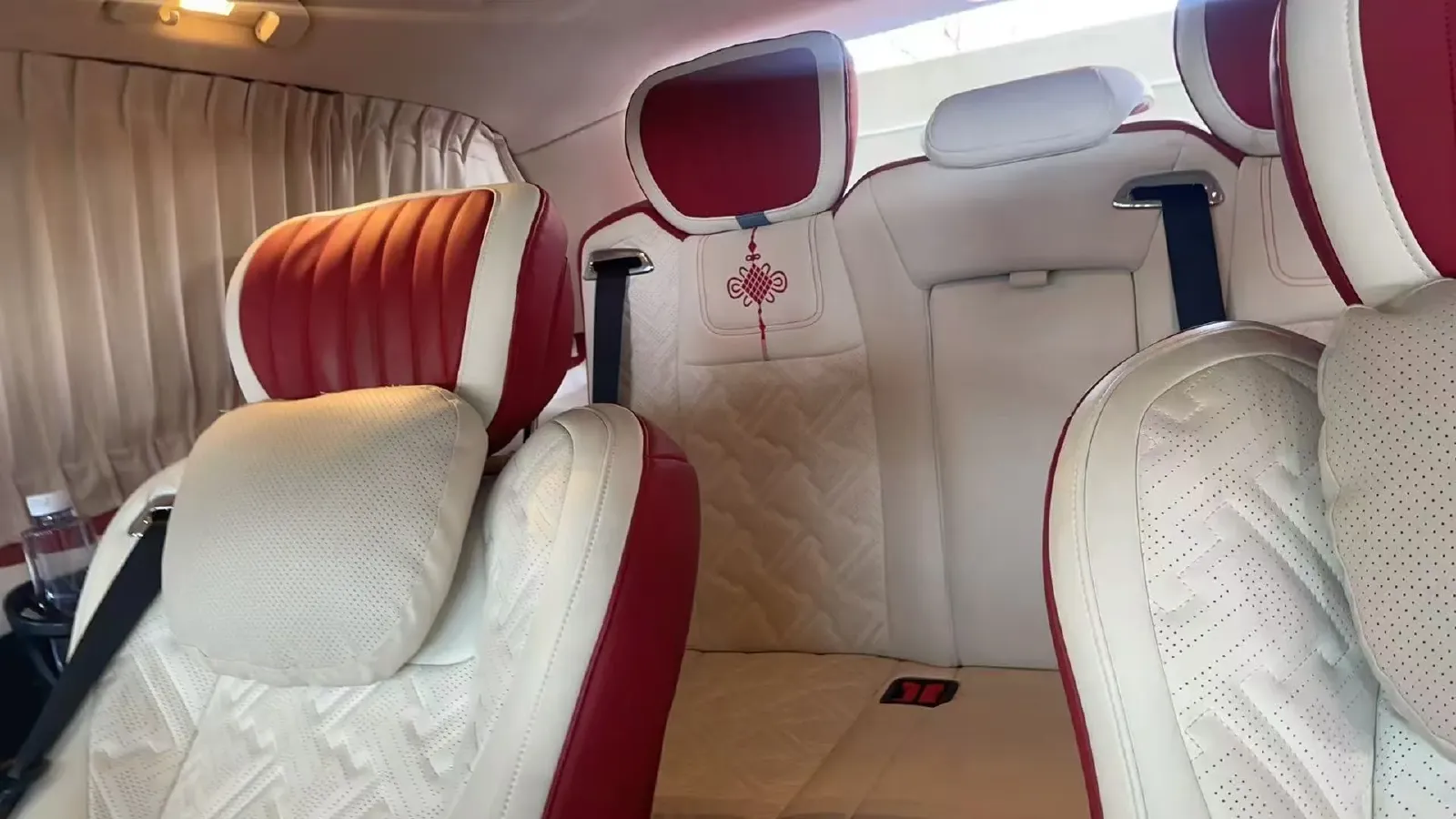 2020 Mercedes-Benz V Class 2.0T 211HP L4 9AT,autocango,china used car exporter,china ev exporter,chinese used car exporter,chinese used ev exporter