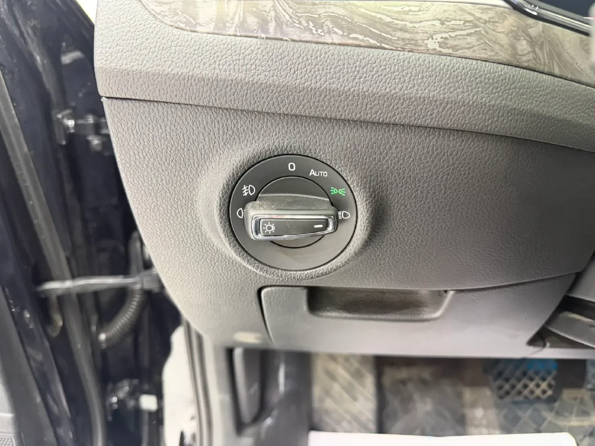 2023 Skoda Superb 1.4T 150HP L4 7DCT,autocango,china used car exporter,china ev exporter,chinese used car exporter,chinese used ev exporter