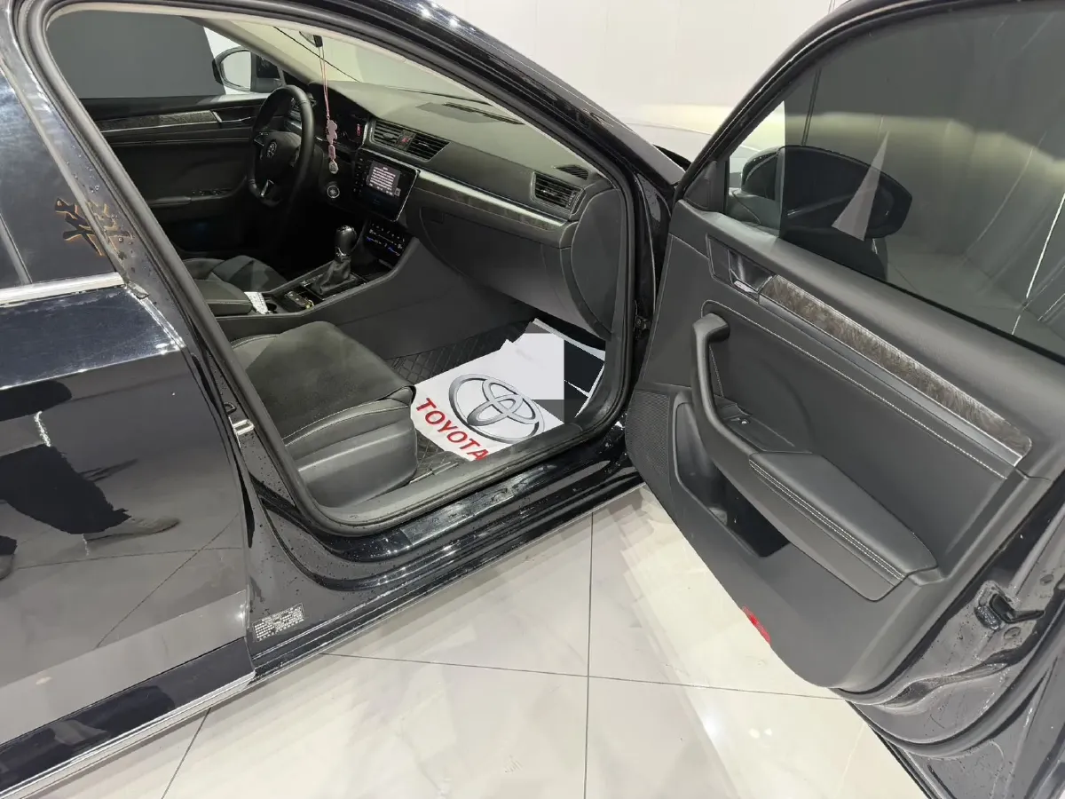 2023 Skoda Superb 1.4T 150HP L4 7DCT,autocango,china used car exporter,china ev exporter,chinese used car exporter,chinese used ev exporter