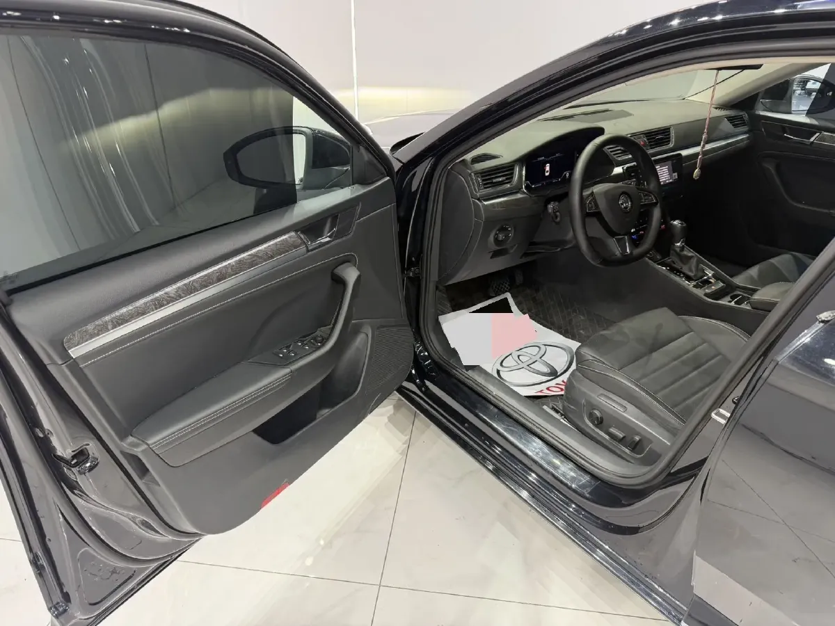 2023 Skoda Superb 1.4T 150HP L4 7DCT,autocango,china used car exporter,china ev exporter,chinese used car exporter,chinese used ev exporter