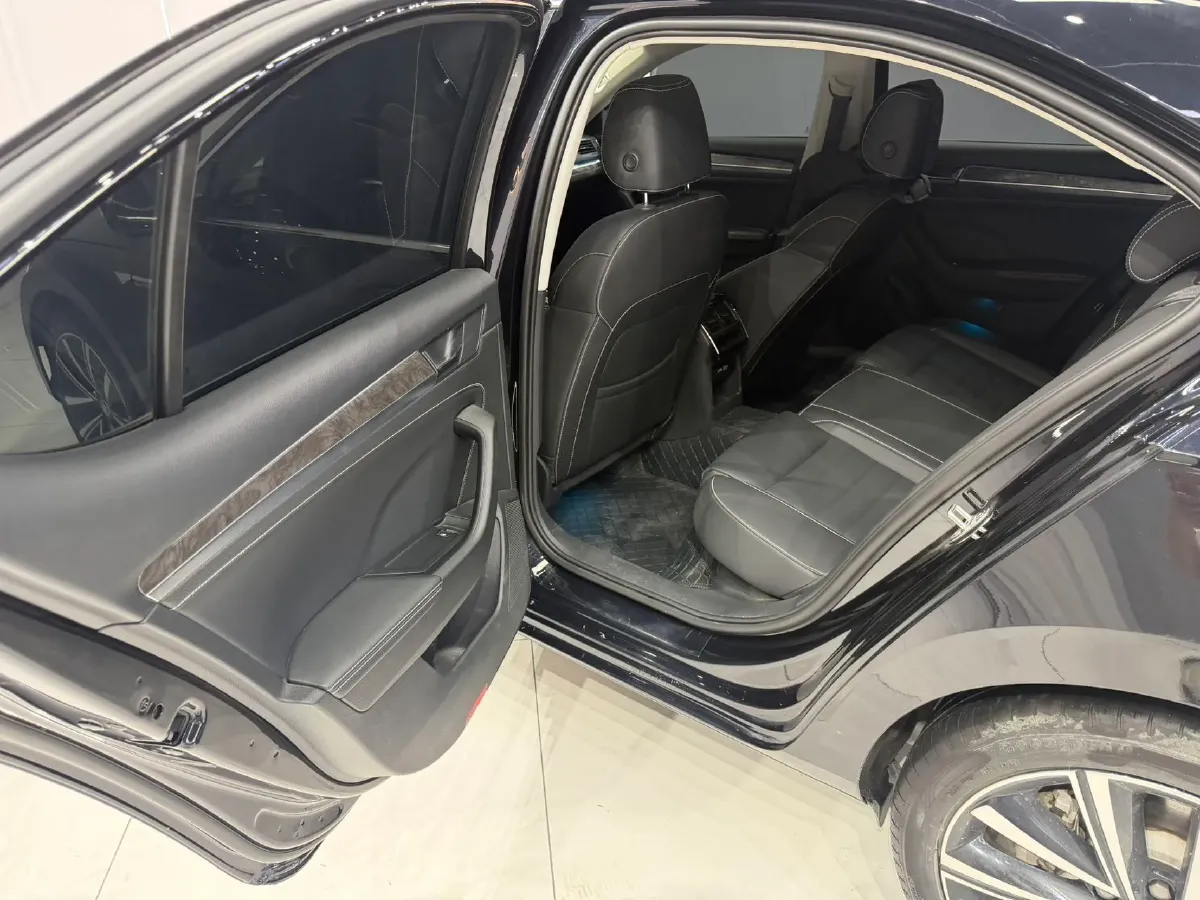 2023 Skoda Superb 1.4T 150HP L4 7DCT,autocango,china used car exporter,china ev exporter,chinese used car exporter,chinese used ev exporter