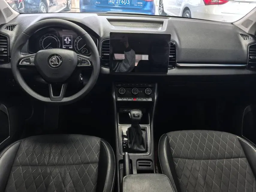 2020 Skoda Karoq 1.4T 150HP L4 7DCT,autocango,china used car exporter,china ev exporter,chinese used car exporter,chinese used ev exporter