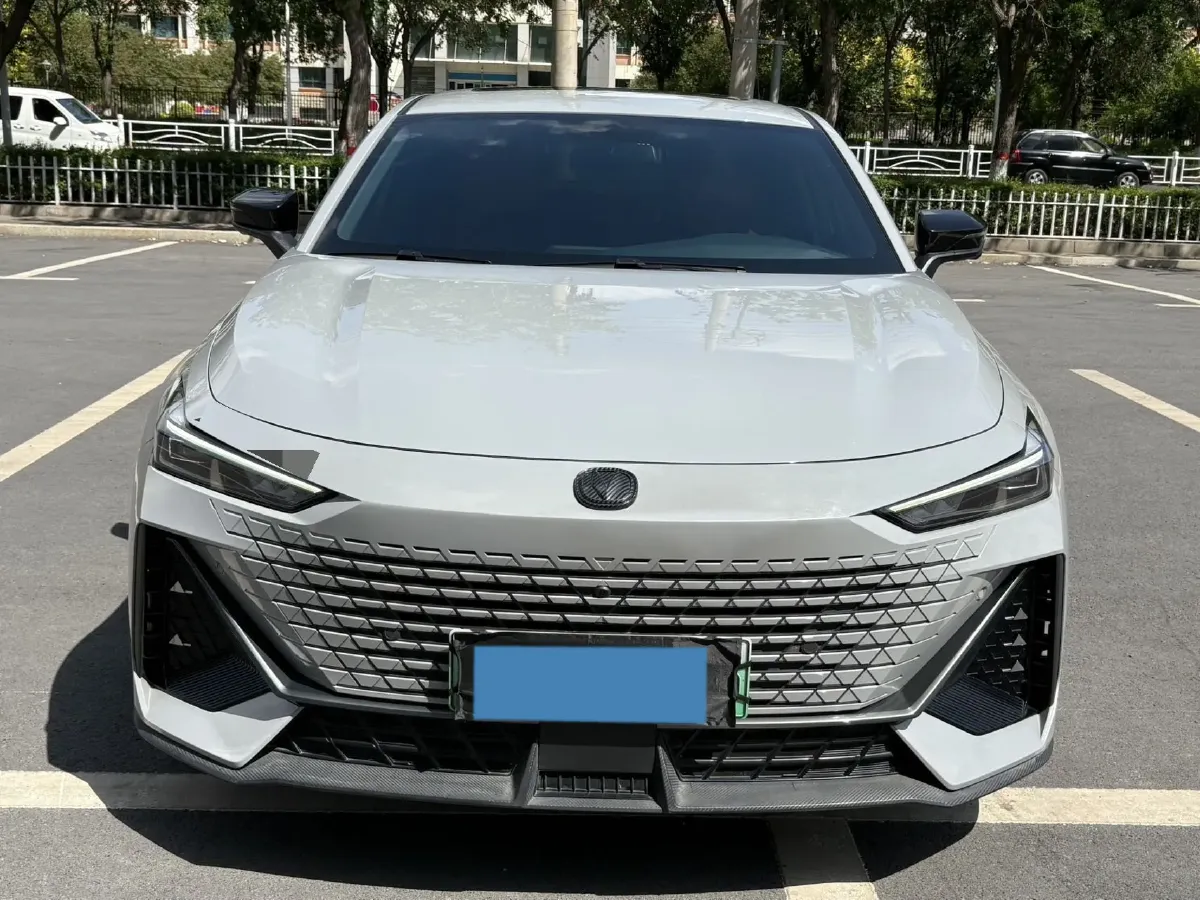 2023 ChangAn UNI-V iDD 1.5T 170HP L4 6TCT PHEV 18.4KWH,autocango,china used car exporter,china ev exporter,chinese used car exporter,chinese used ev exporter