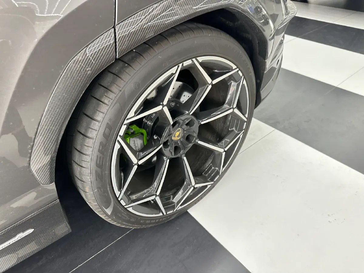 2022 Lamborghini Urus 4.0T 641HP V8 8AT,autocango,china used car exporter,china ev exporter,chinese used car exporter,chinese used ev exporter