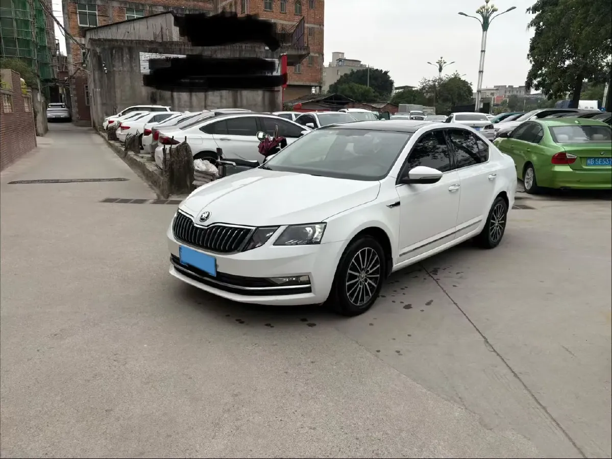 2018 Skoda Octavia 1.2T 116HP L4 7DCT,autocango,china used car exporter,china ev exporter,chinese used car exporter,chinese used ev exporter