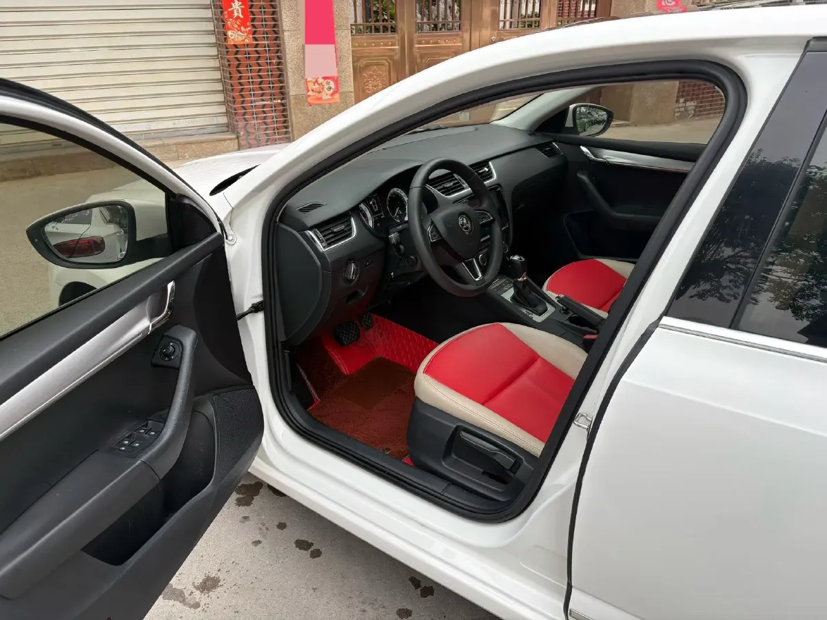 2018 Skoda Octavia 1.2T 116HP L4 7DCT,autocango,china used car exporter,china ev exporter,chinese used car exporter,chinese used ev exporter
