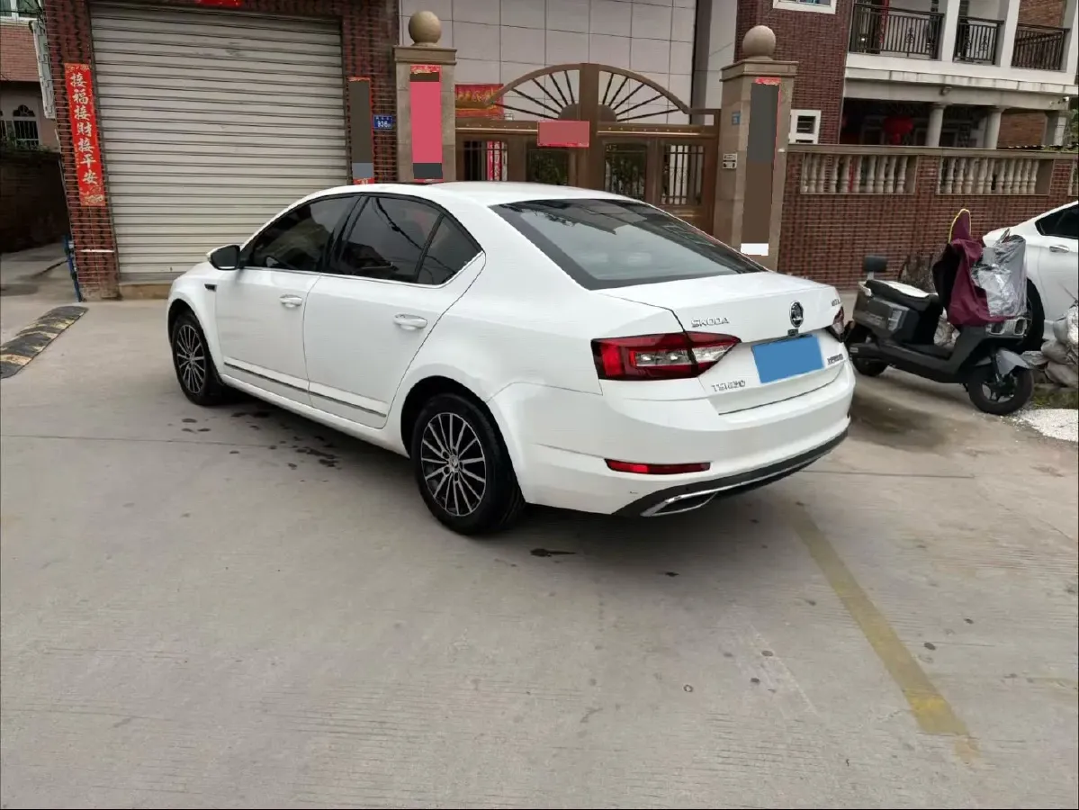 2018 Skoda Octavia 1.2T 116HP L4 7DCT,autocango,china used car exporter,china ev exporter,chinese used car exporter,chinese used ev exporter