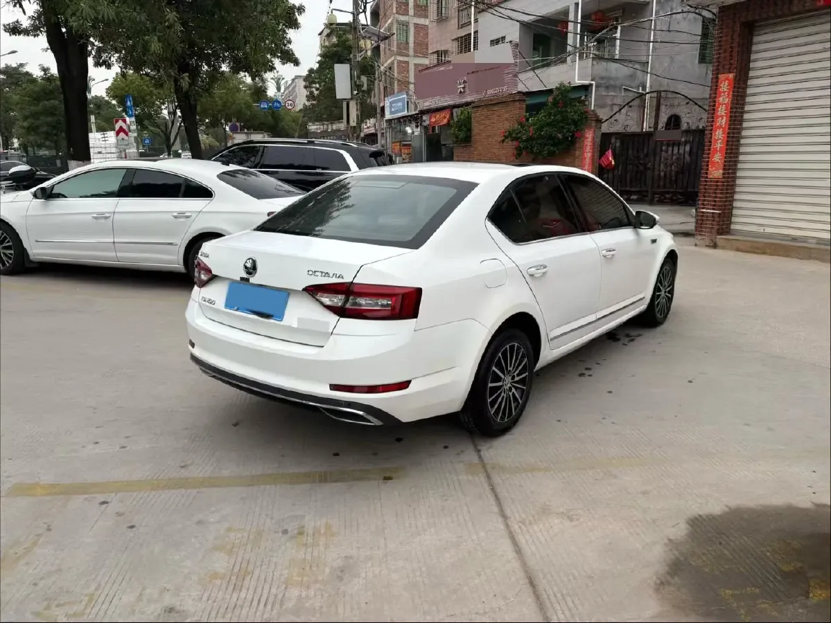 2018 Skoda Octavia 1.2T 116HP L4 7DCT,autocango,china used car exporter,china ev exporter,chinese used car exporter,chinese used ev exporter