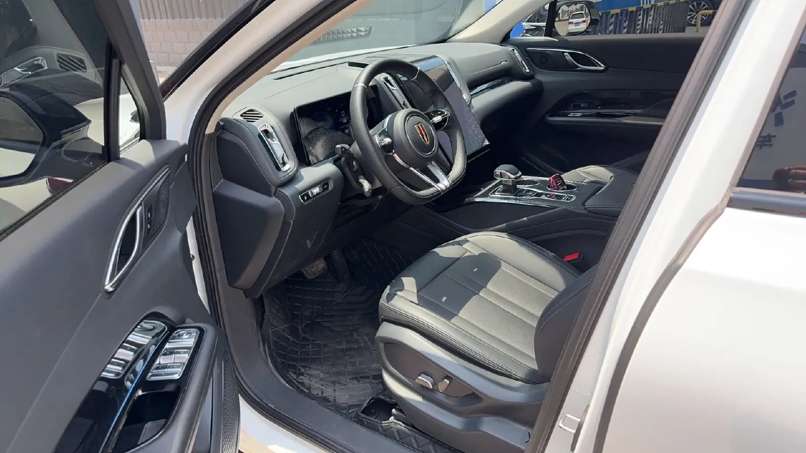 2024 HongQi HS3 1.5T 169HP L4 1DHT PHEV 18.4KWH,autocango,china used car exporter,china ev exporter,chinese used car exporter,chinese used ev exporter