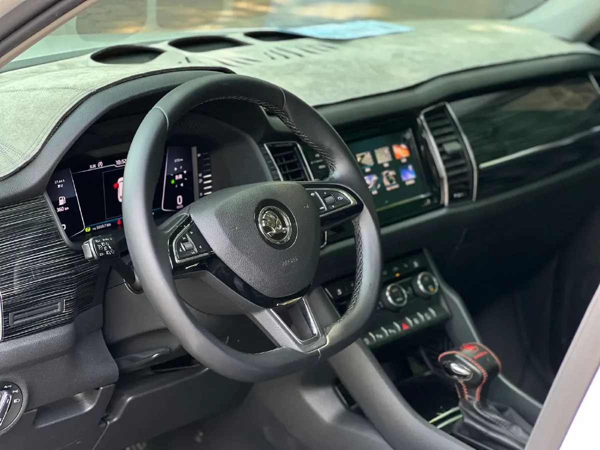 2019 Chevrolet Equinox 2.0T 260HP L4 9AT,autocango,china used car exporter,china ev exporter,chinese used car exporter,chinese used ev exporter