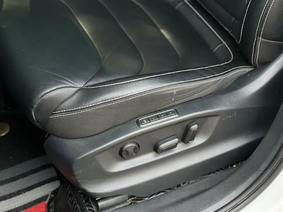 2019 Chevrolet Equinox 2.0T 260HP L4 9AT,autocango,china used car exporter,china ev exporter,chinese used car exporter,chinese used ev exporter
