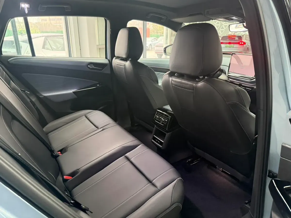 2025 Volkswagen ID.4 X BEV 52.8KWH,autocango,china used car exporter,china ev exporter,chinese used car exporter,chinese used ev exporter