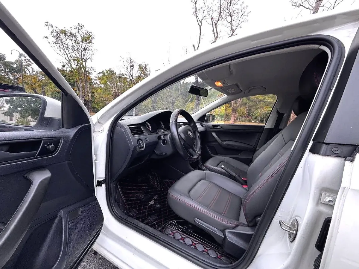 2019 Skoda Rapid Spaceback 1.5L 110HP L4 6AT,autocango,china used car exporter,china ev exporter,chinese used car exporter,chinese used ev exporter