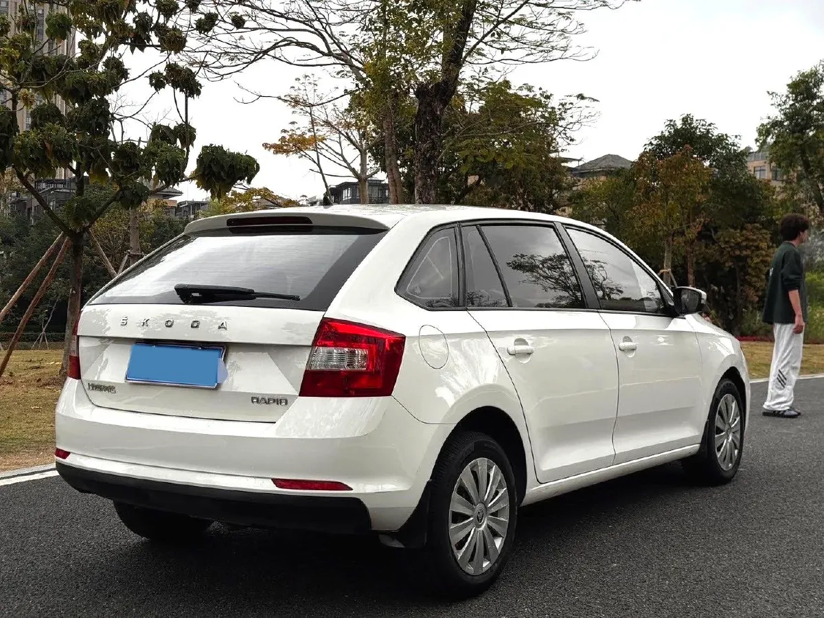 2019 Skoda Rapid Spaceback 1.5L 110HP L4 6AT,autocango,china used car exporter,china ev exporter,chinese used car exporter,chinese used ev exporter
