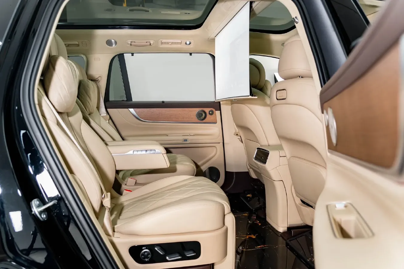 2024 AITO AITO M9 1.5T 152HP L4 REEV 42KWH,autocango,china used car exporter,china ev exporter,chinese used car exporter,chinese used ev exporter