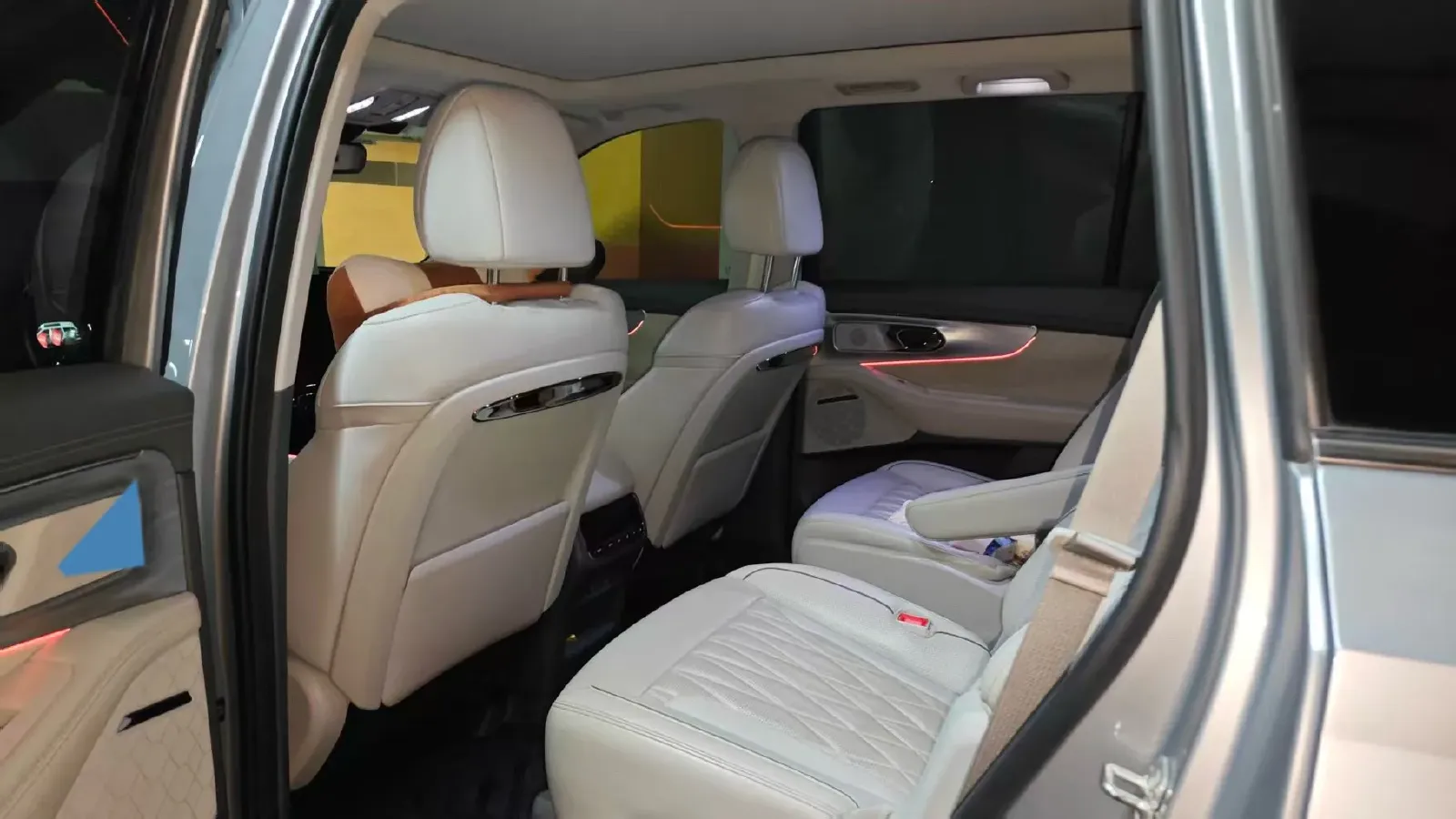 2022 GAC Trumpchi GS8 2.0T 190HP L4 E-CVT Hybrid,autocango,china used car exporter,china ev exporter,chinese used car exporter,chinese used ev exporter