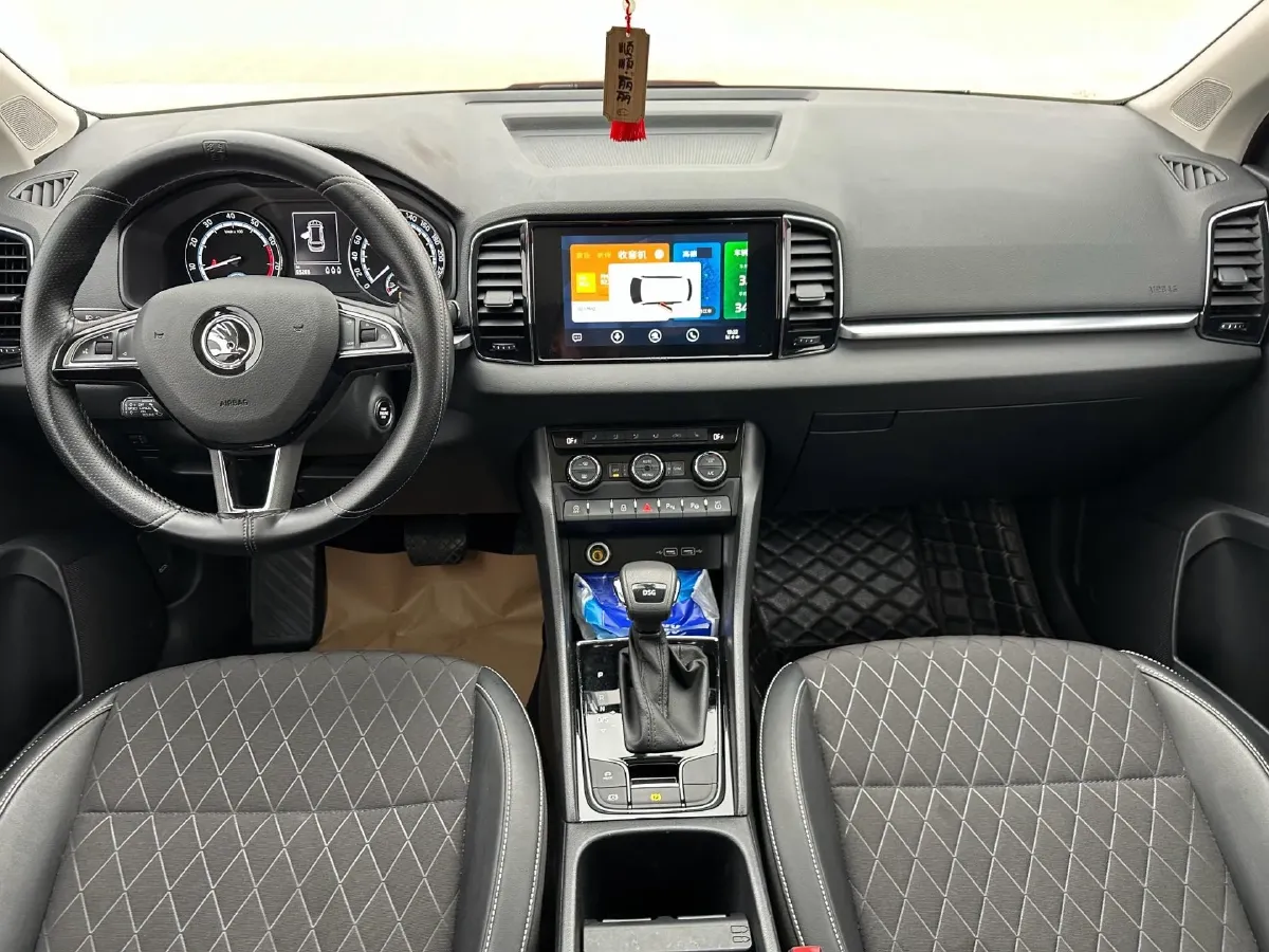 2021 Skoda Karoq 1.4T 150HP L4 7DCT,autocango,china used car exporter,china ev exporter,chinese used car exporter,chinese used ev exporter