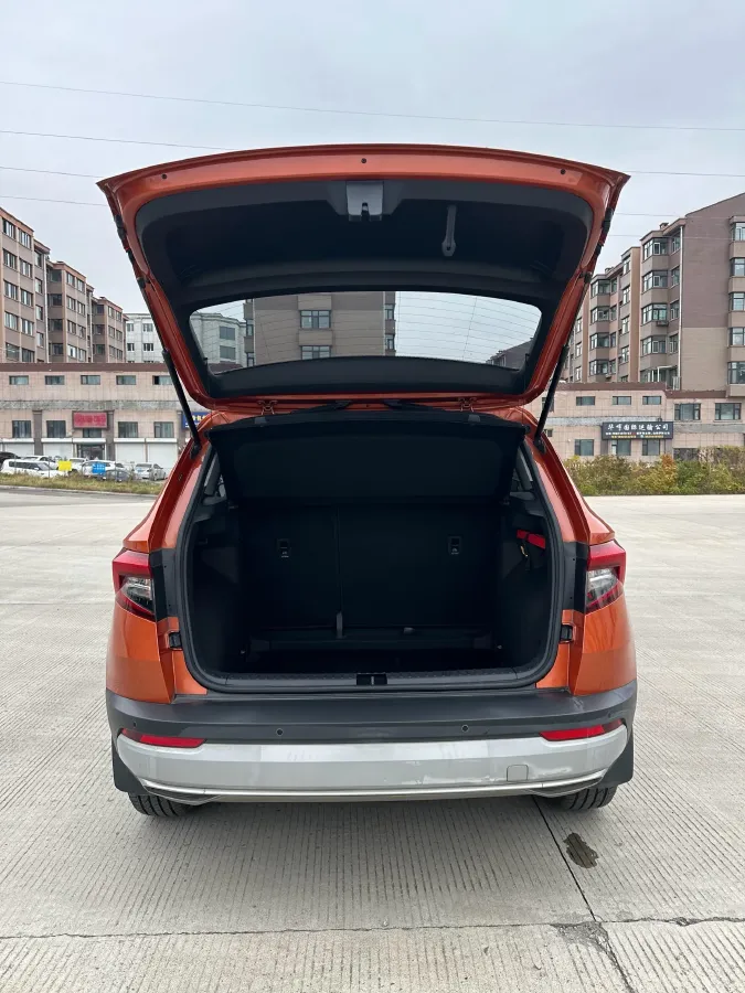 2021 Skoda Karoq 1.4T 150HP L4 7DCT,autocango,china used car exporter,china ev exporter,chinese used car exporter,chinese used ev exporter