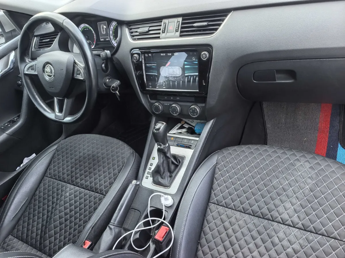 2018 Skoda Octavia 1.2T 116HP L4 7DCT,autocango,china used car exporter,china ev exporter,chinese used car exporter,chinese used ev exporter