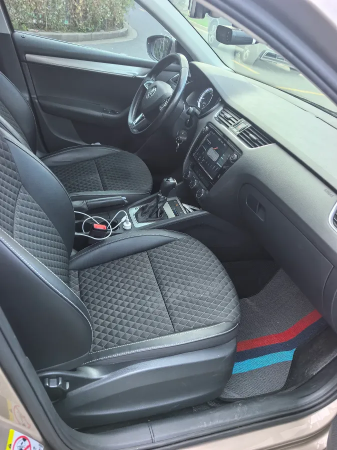 2018 Skoda Octavia 1.2T 116HP L4 7DCT,autocango,china used car exporter,china ev exporter,chinese used car exporter,chinese used ev exporter