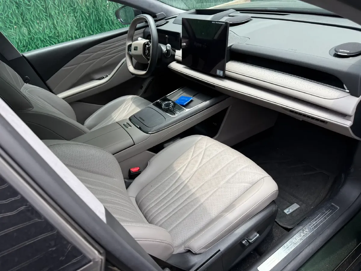 2025 Geely Galaxy Starshine 8 1.5T 163HP L4 3DHT PHEV 27.69KWH,autocango,china used car exporter,china ev exporter,chinese used car exporter,chinese used ev exporter