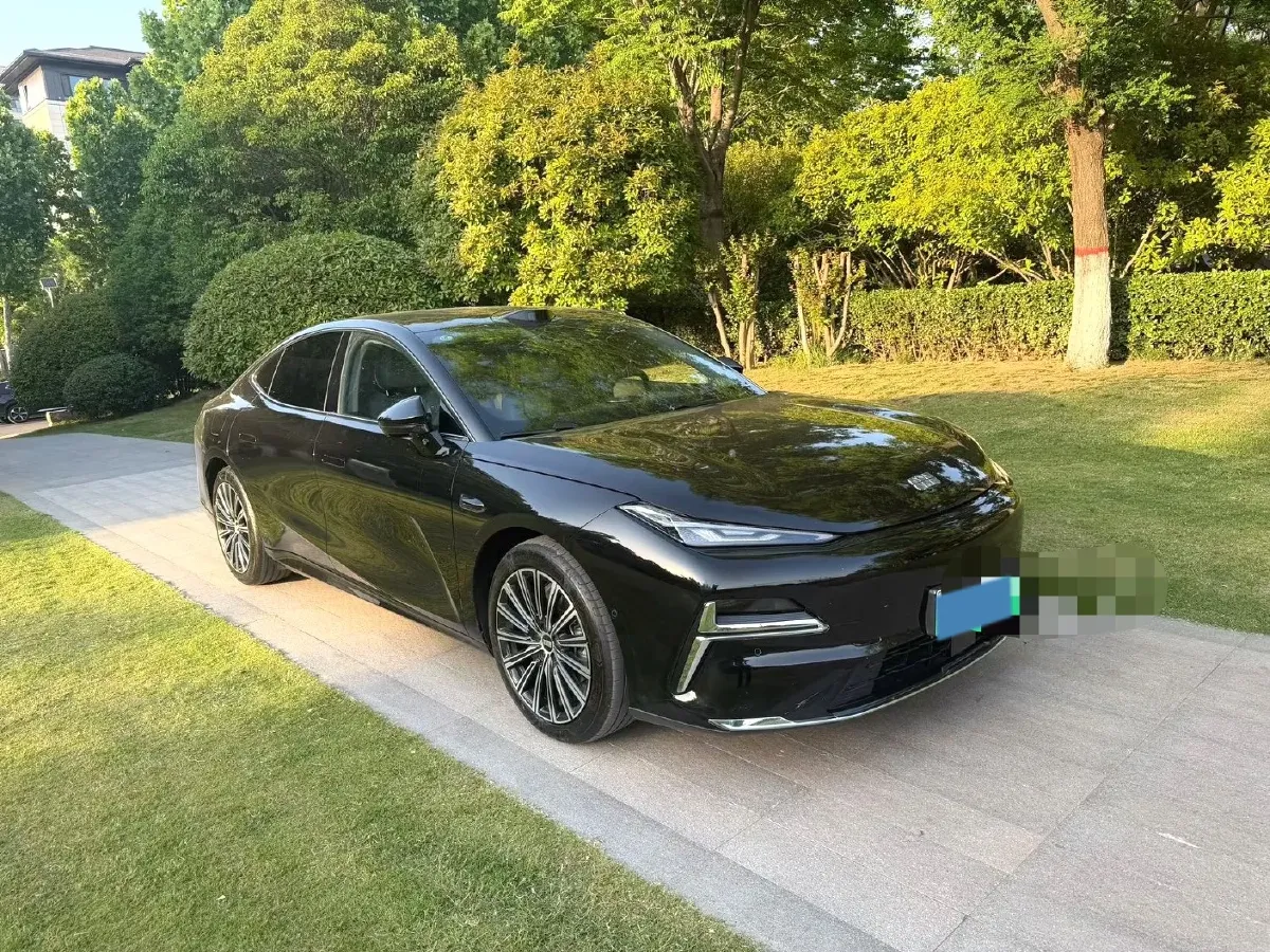 2025 Geely Galaxy Starshine 8 1.5T 163HP L4 3DHT PHEV 27.69KWH,autocango,china used car exporter,china ev exporter,chinese used car exporter,chinese used ev exporter