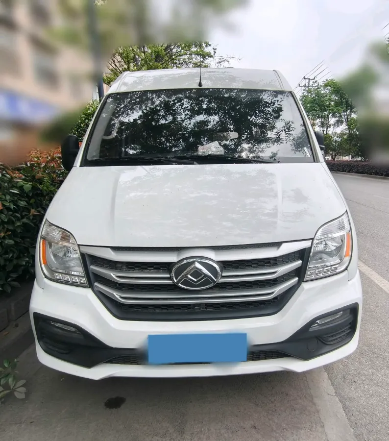 2019 MAXUS XinTu V80 2.0T 139HP L4 6MT,autocango,china used car exporter,china ev exporter,chinese used car exporter,chinese used ev exporter