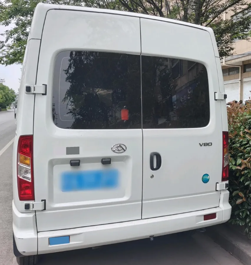 2019 MAXUS XinTu V80 2.0T 139HP L4 6MT,autocango,china used car exporter,china ev exporter,chinese used car exporter,chinese used ev exporter