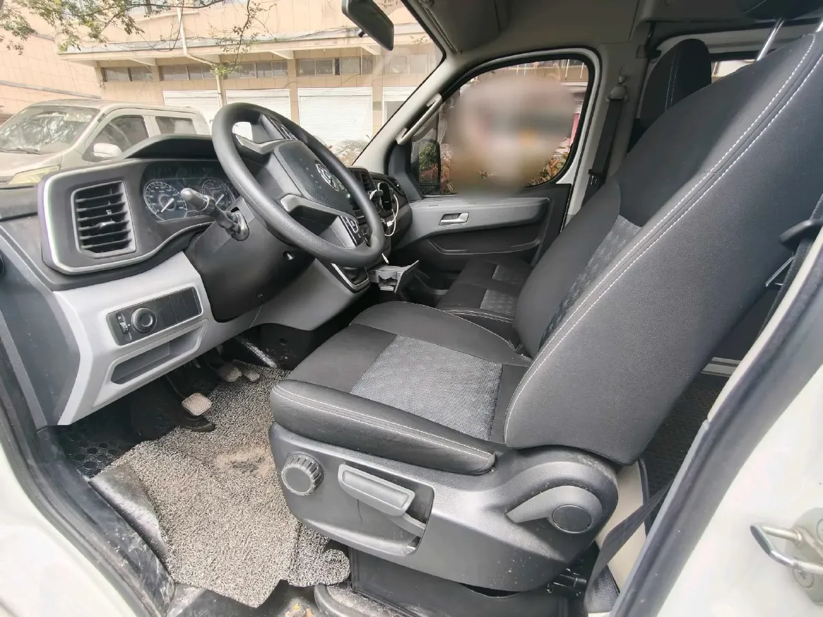 2019 MAXUS XinTu V80 2.0T 139HP L4 6MT,autocango,china used car exporter,china ev exporter,chinese used car exporter,chinese used ev exporter