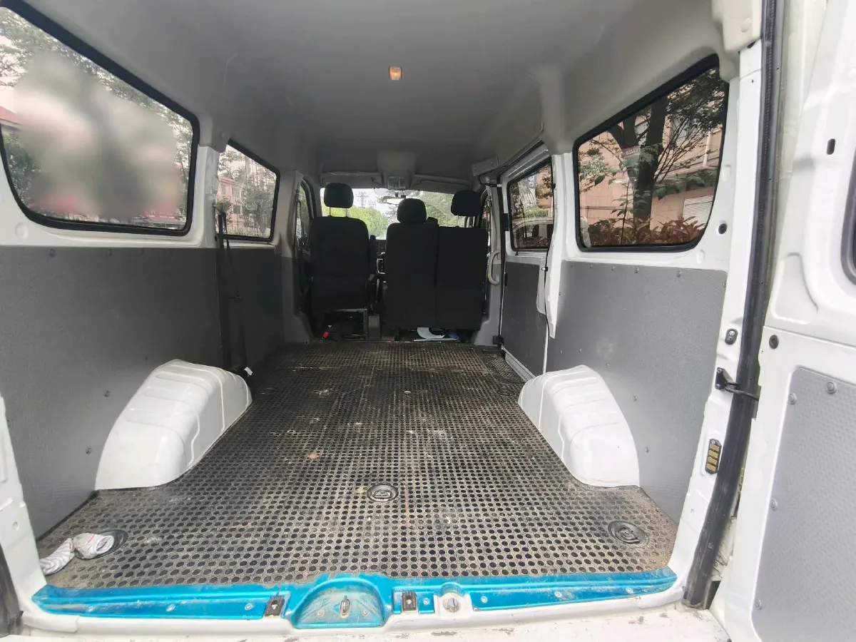 2019 MAXUS XinTu V80 2.0T 139HP L4 6MT,autocango,china used car exporter,china ev exporter,chinese used car exporter,chinese used ev exporter