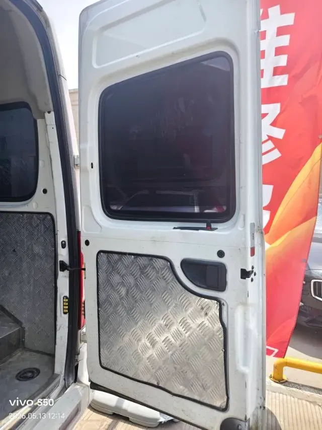 2023 MAXUS XinTu V80 2.0T 127HP L4 6MT,autocango,china used car exporter,china ev exporter,chinese used car exporter,chinese used ev exporter