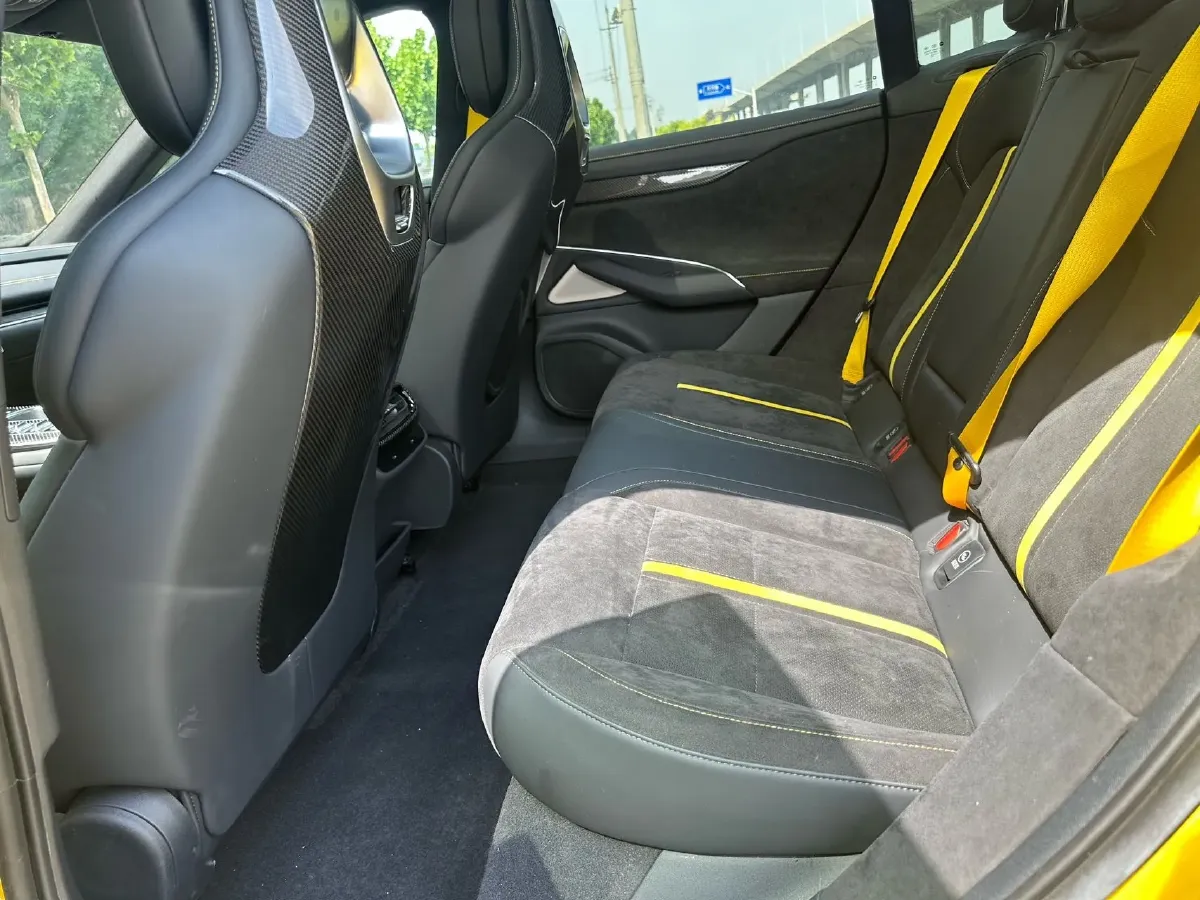 2025 MI SU7 Ultra BEV 93.7KWH,autocango,china used car exporter,china ev exporter,chinese used car exporter,chinese used ev exporter