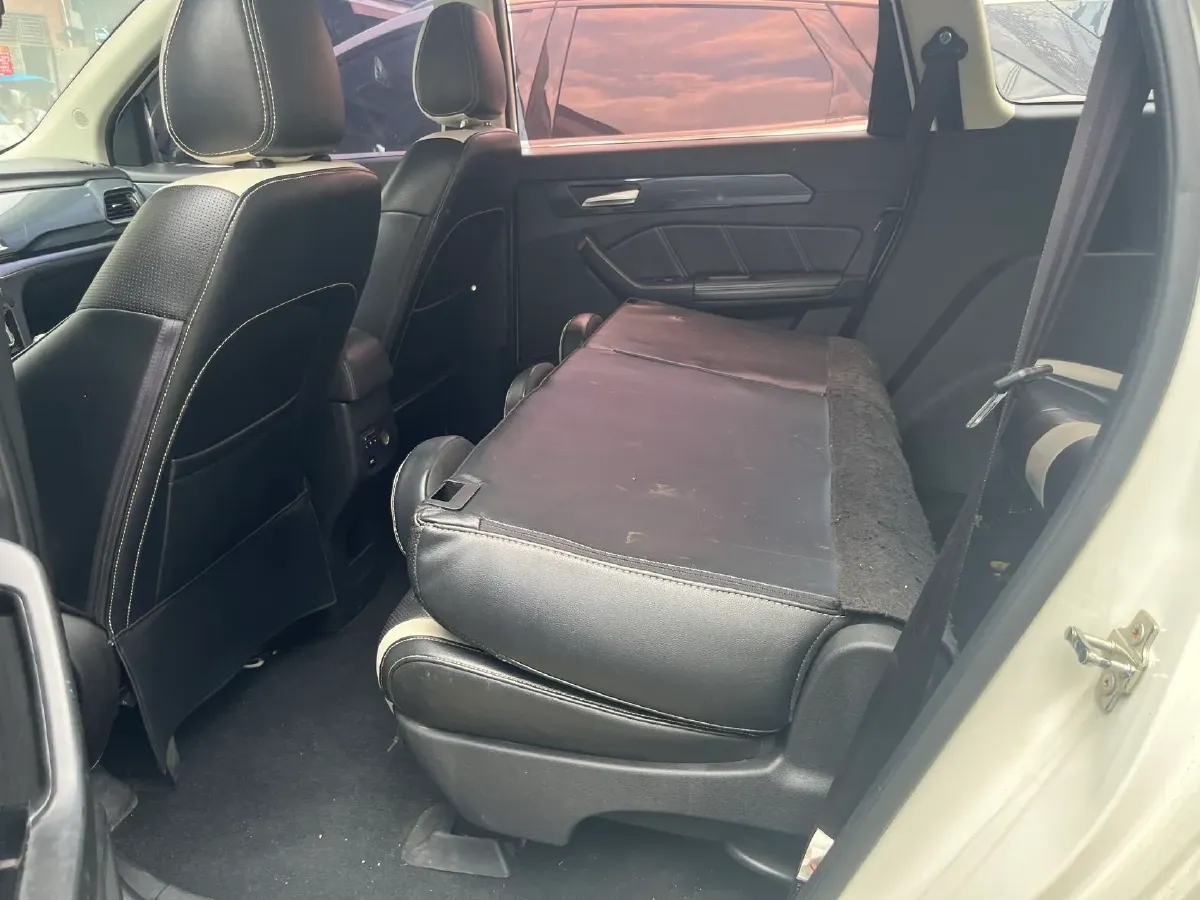 2017 BAIC WeiWang M50F 1.5L 116HP L4 5MT,autocango,china used car exporter,china ev exporter,chinese used car exporter,chinese used ev exporter