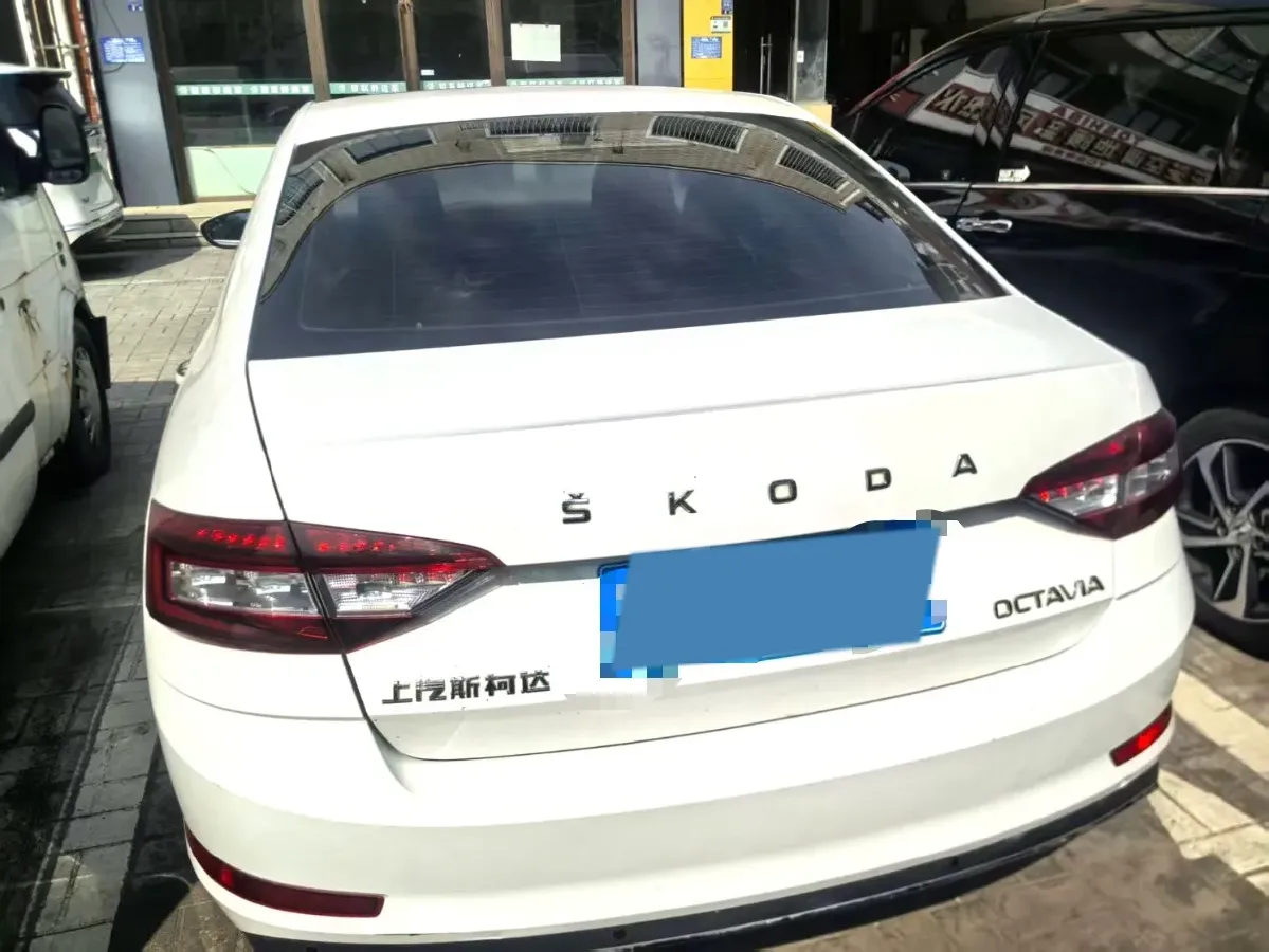 2020 Skoda Octavia 1.5L 113HP L4 6AT,autocango,china used car exporter,china ev exporter,chinese used car exporter,chinese used ev exporter