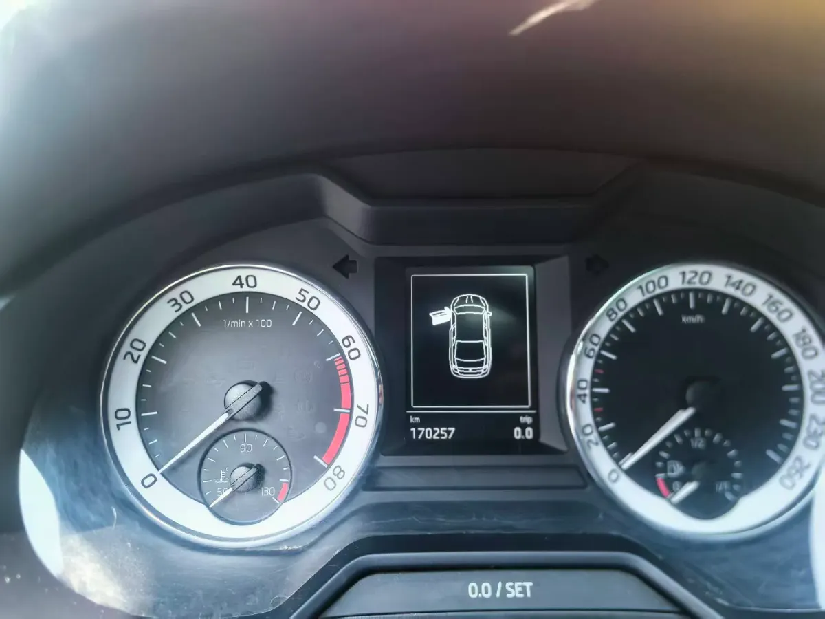 2020 Skoda Octavia 1.5L 113HP L4 6AT,autocango,china used car exporter,china ev exporter,chinese used car exporter,chinese used ev exporter