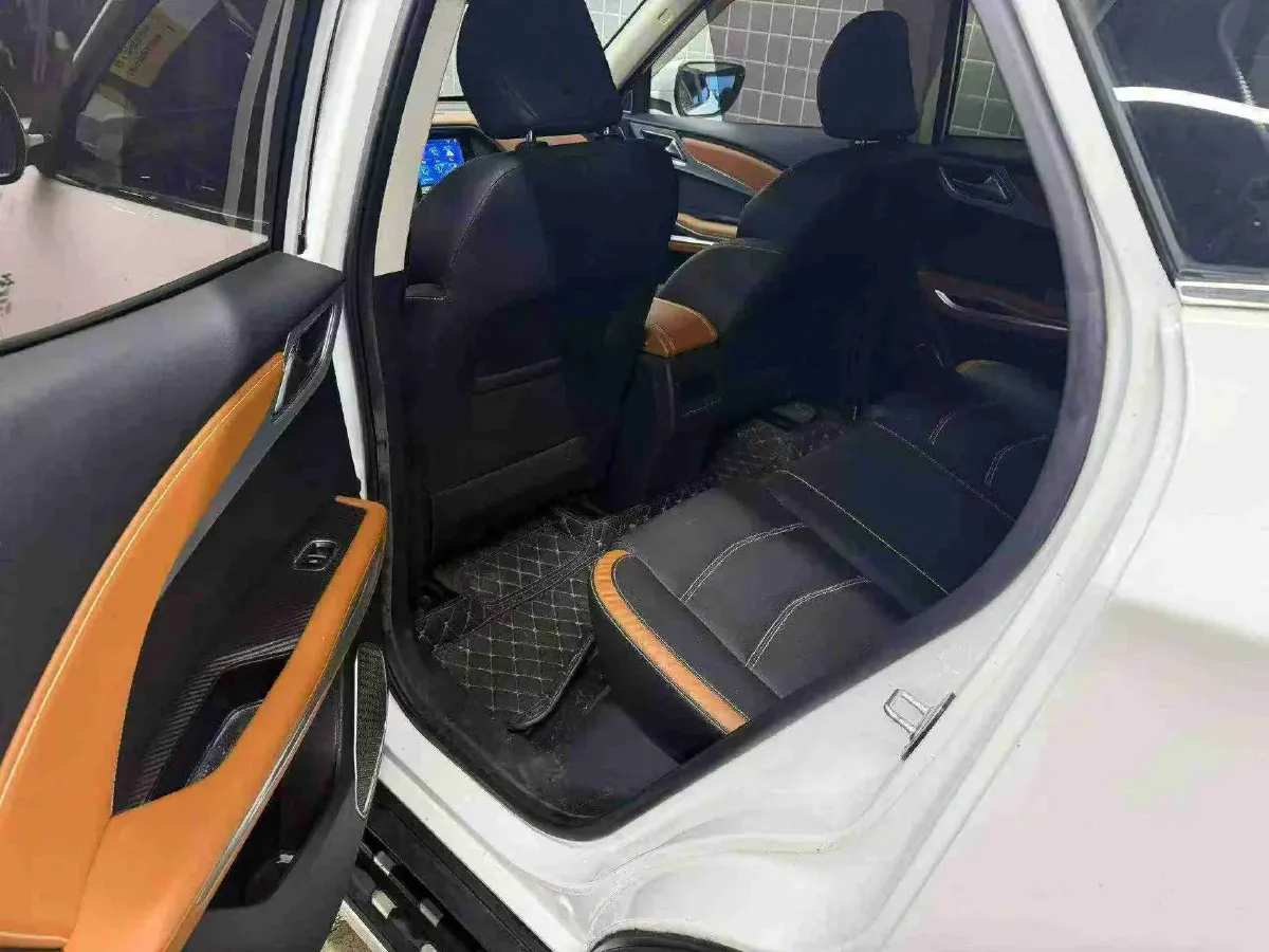 2017 Zotye T300 1.5T 144HP L4 5MT,autocango,china used car exporter,china ev exporter,chinese used car exporter,chinese used ev exporter