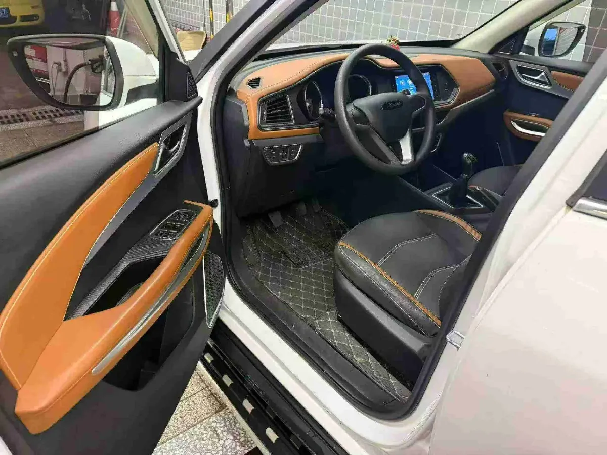 2017 Zotye T300 1.5T 144HP L4 5MT,autocango,china used car exporter,china ev exporter,chinese used car exporter,chinese used ev exporter