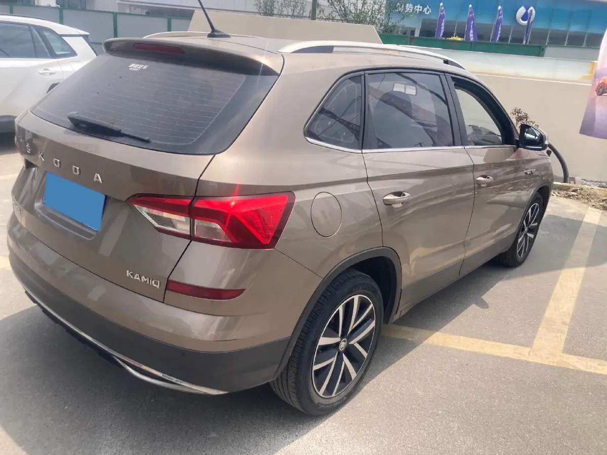 2020 Skoda Kamiq 1.2T 116HP L4 7DCT,autocango,china used car exporter,china ev exporter,chinese used car exporter,chinese used ev exporter