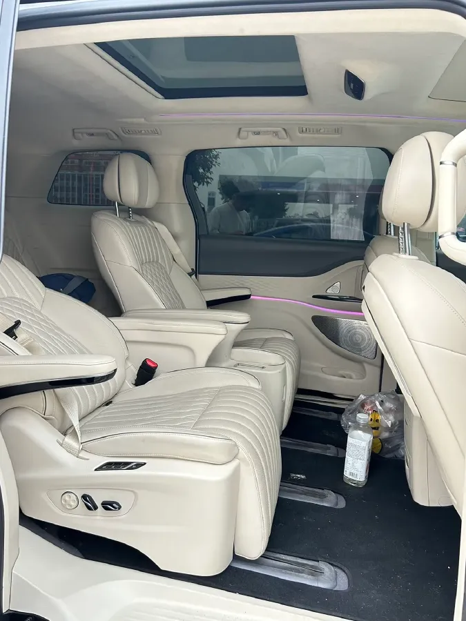 2024 Voyah Dream 1.5T 150HP L4 PHEV 43KWH,autocango,china used car exporter,china ev exporter,chinese used car exporter,chinese used ev exporter