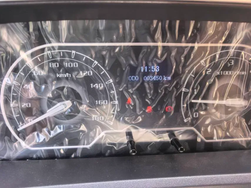 2021 MAXUS XinTu V80 2.0T 127HP L4 6MT,autocango,china used car exporter,china ev exporter,chinese used car exporter,chinese used ev exporter