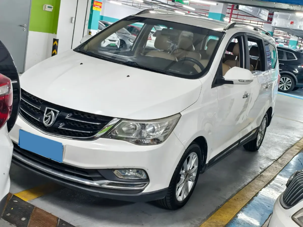 2016 BaoJun 730 1.5L 112HP L4 5MT,autocango,china used car exporter,china ev exporter,chinese used car exporter,chinese used ev exporter