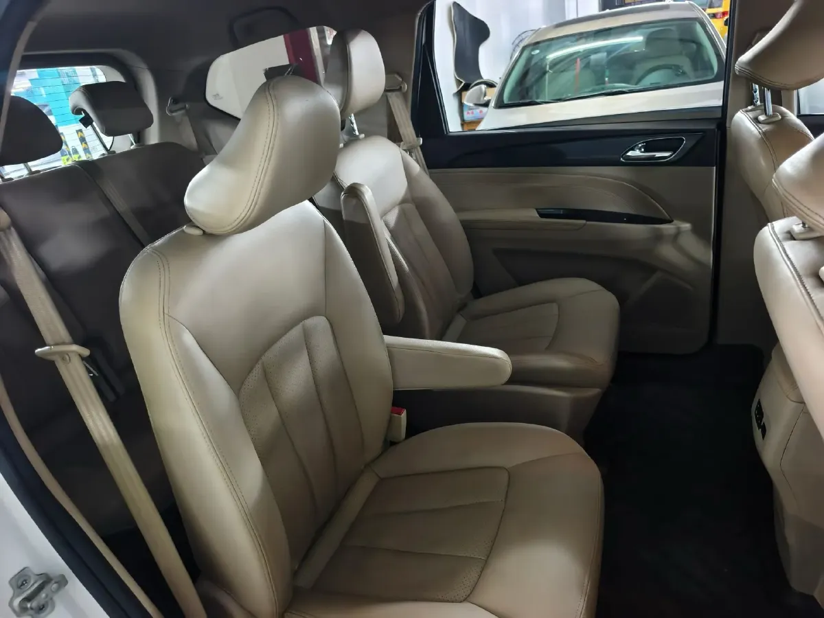 2016 BaoJun 730 1.5L 112HP L4 5MT,autocango,china used car exporter,china ev exporter,chinese used car exporter,chinese used ev exporter
