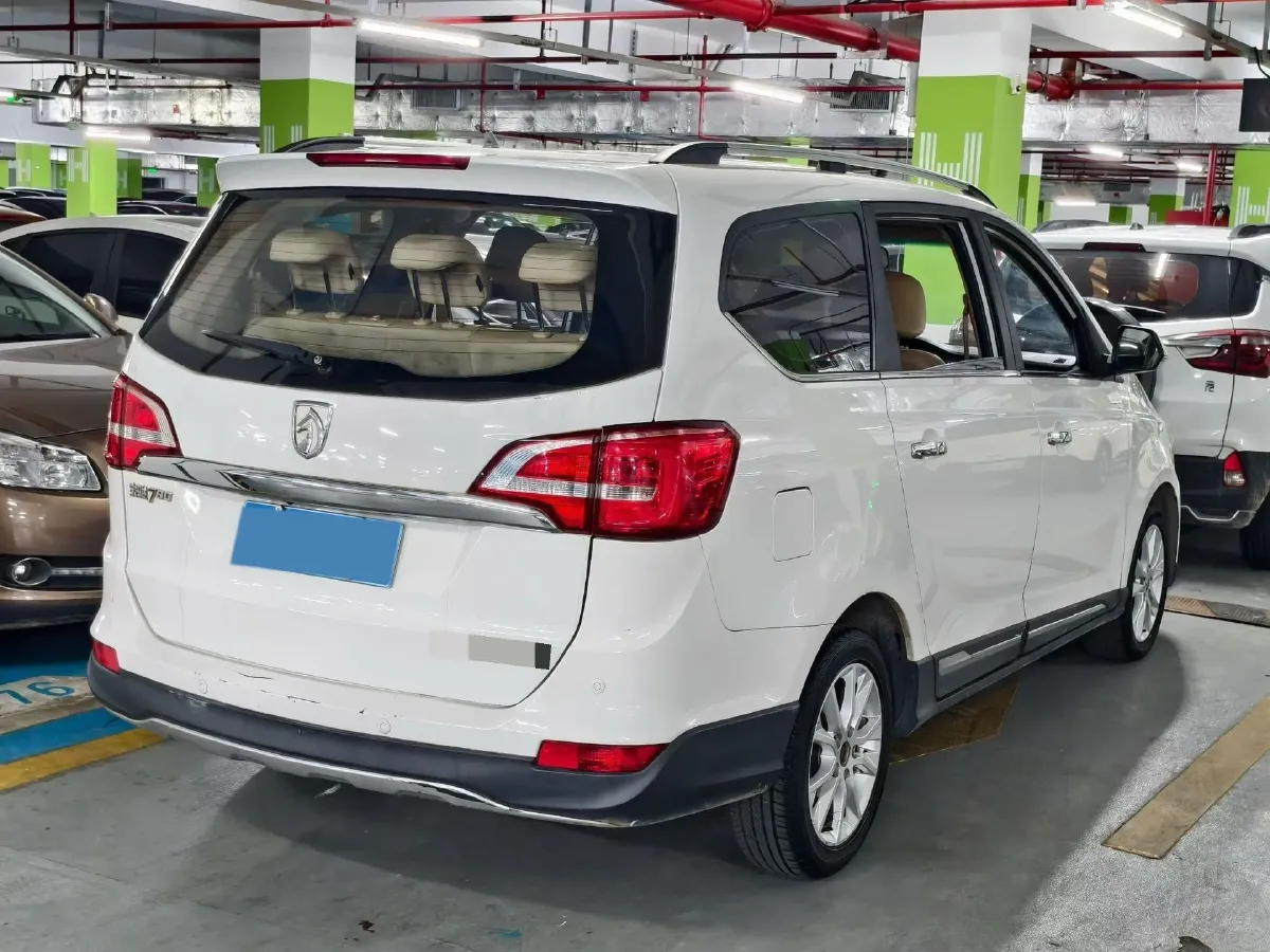 2016 BaoJun 730 1.5L 112HP L4 5MT,autocango,china used car exporter,china ev exporter,chinese used car exporter,chinese used ev exporter