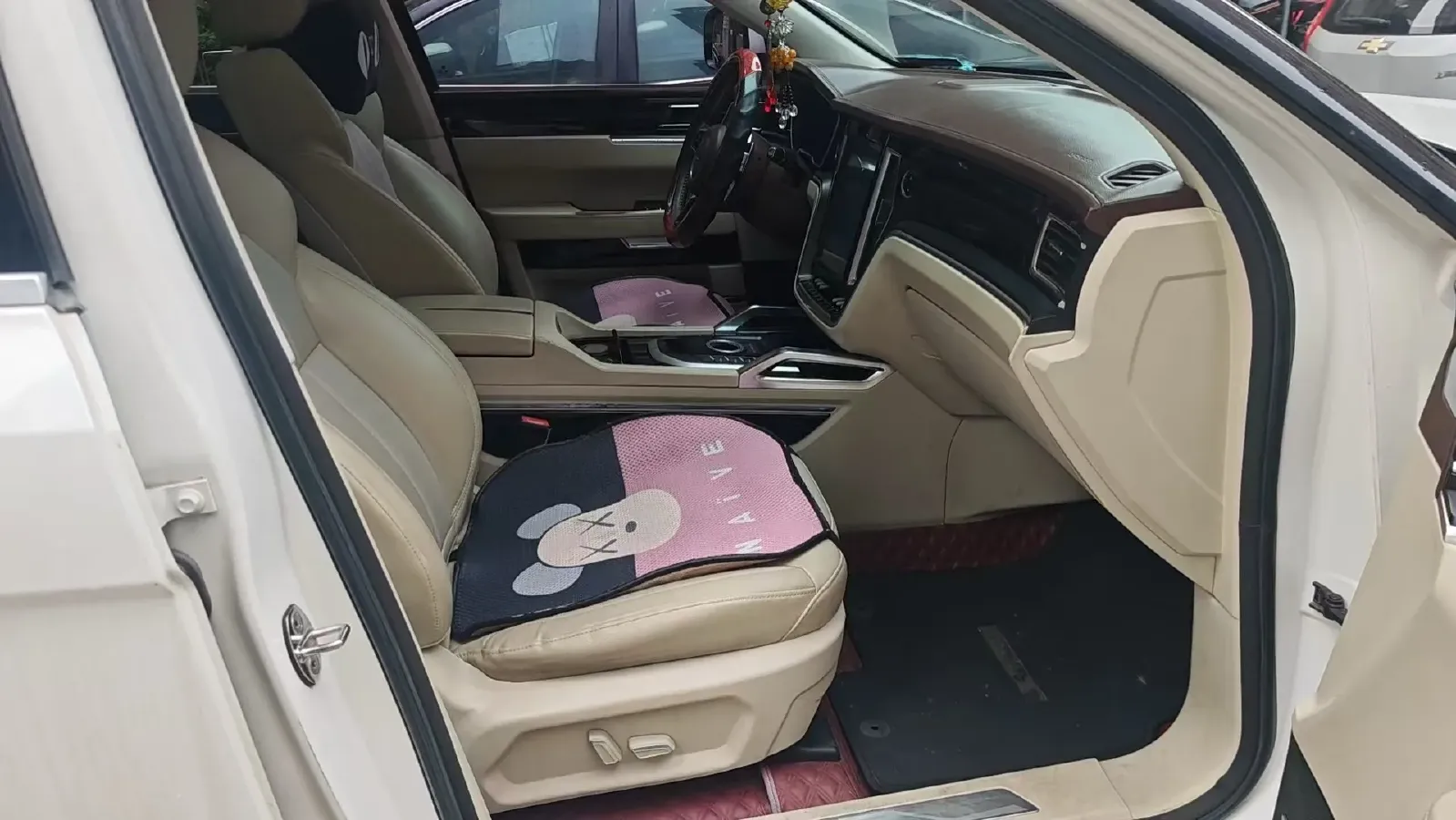 2017 Zotye T700 1.8T 177HP L4 6DCT,autocango,china used car exporter,china ev exporter,chinese used car exporter,chinese used ev exporter