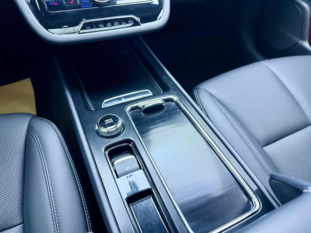 2021 Lincoln Corsair 2.0T 245HP L4 8AT,autocango,china used car exporter,china ev exporter,chinese used car exporter,chinese used ev exporter