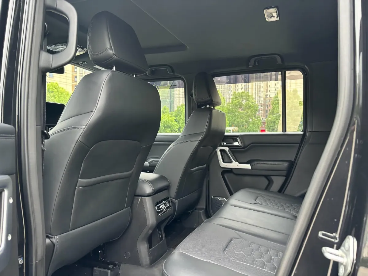 2025 212 212 T01 2.0T 252HP L4 8AT,autocango,china used car exporter,china ev exporter,chinese used car exporter,chinese used ev exporter