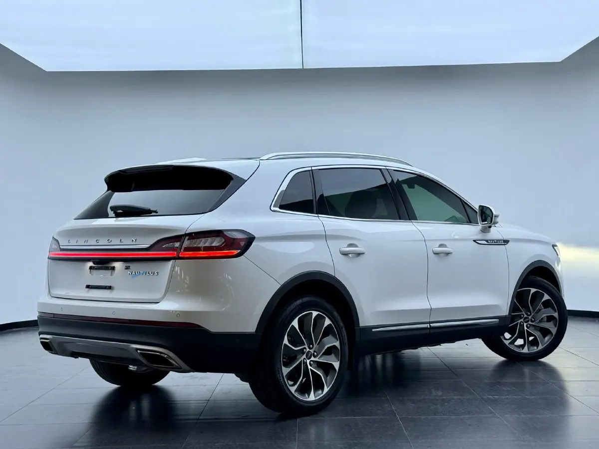 2021 Lincoln Nautilus 2.0T 245HP L4 8AT,autocango,china used car exporter,china ev exporter,chinese used car exporter,chinese used ev exporter